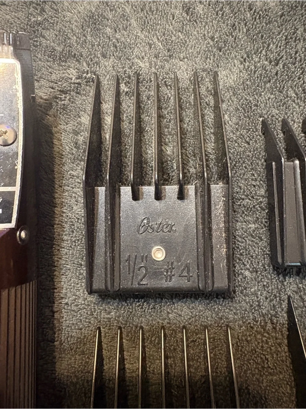 Vintage Oster Classic 76 Heavy Duty Hair Clipper w/ 000 Blade & 4 Guide Combs
